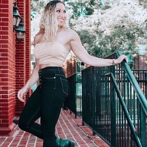 Meet your Posher, Alanna